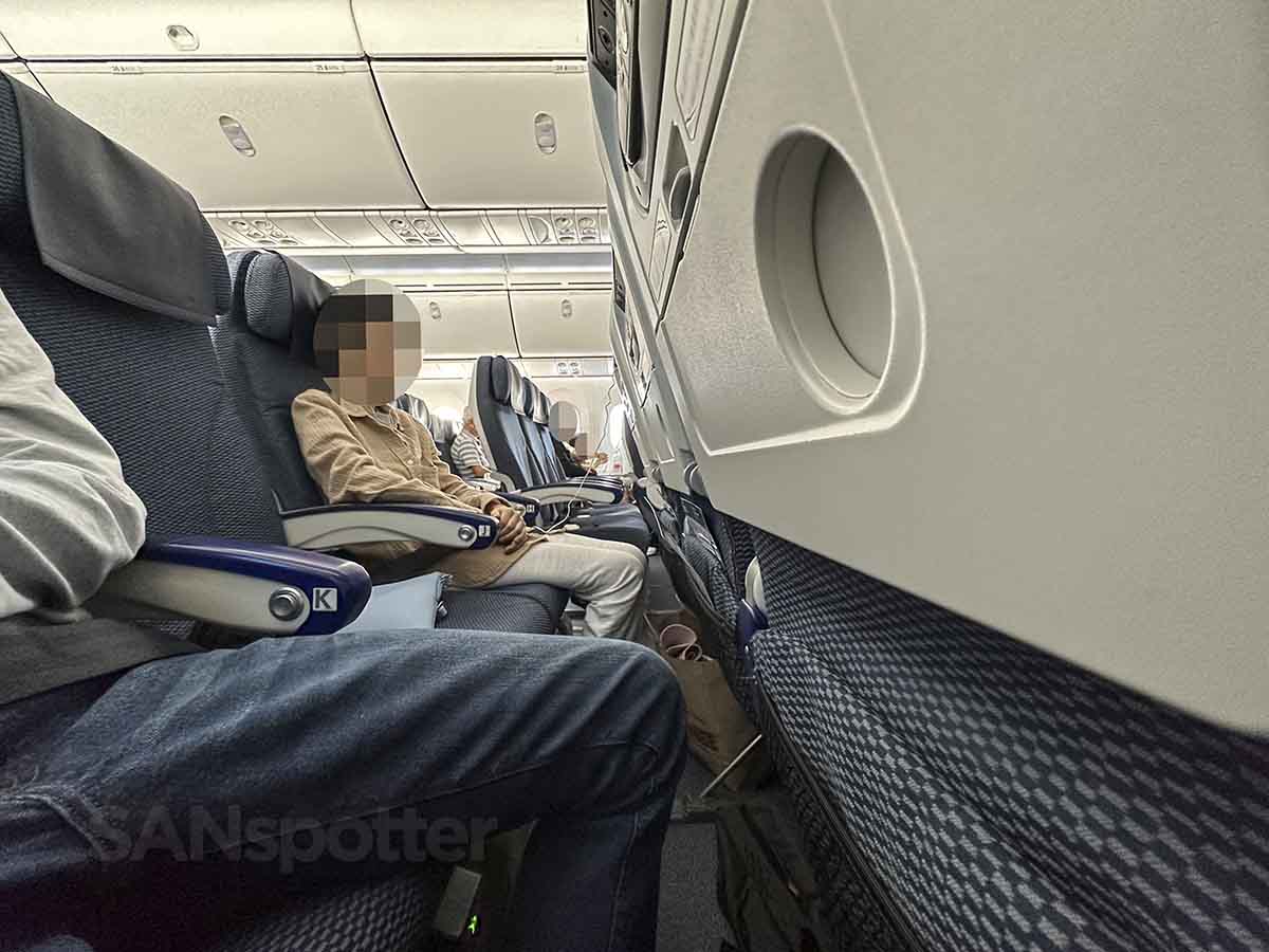 ANA 787-8 economy seat comfort