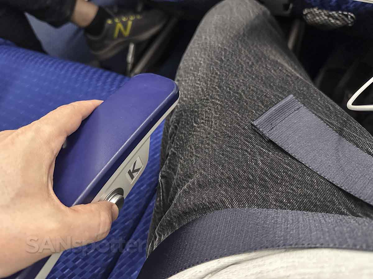 ANA A321neo economy seat recline button