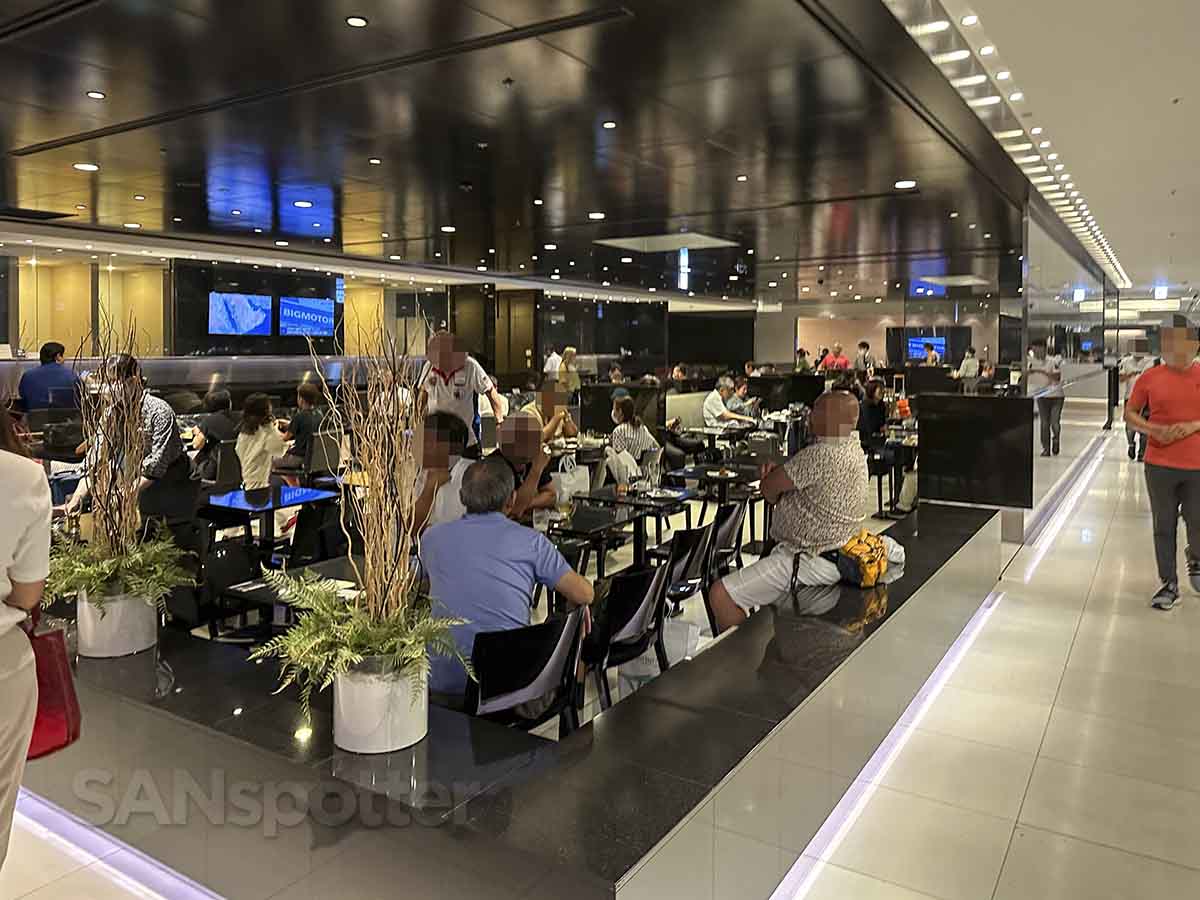 ANA Lounge Haneda Terminal 3 tables and chairs