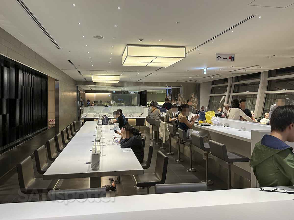 ANA Lounge Haneda Terminal 3 large tables