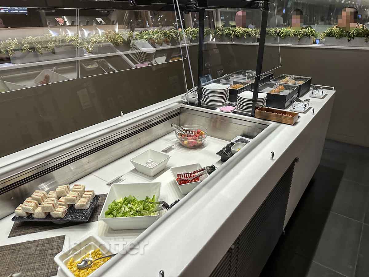 ANA Lounge Haneda Terminal 3 salad bar