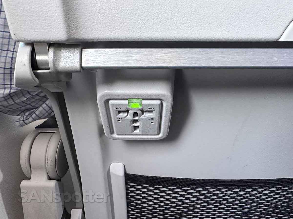 Alaska Airlines 737 MAX 9 Premium Class power outlet