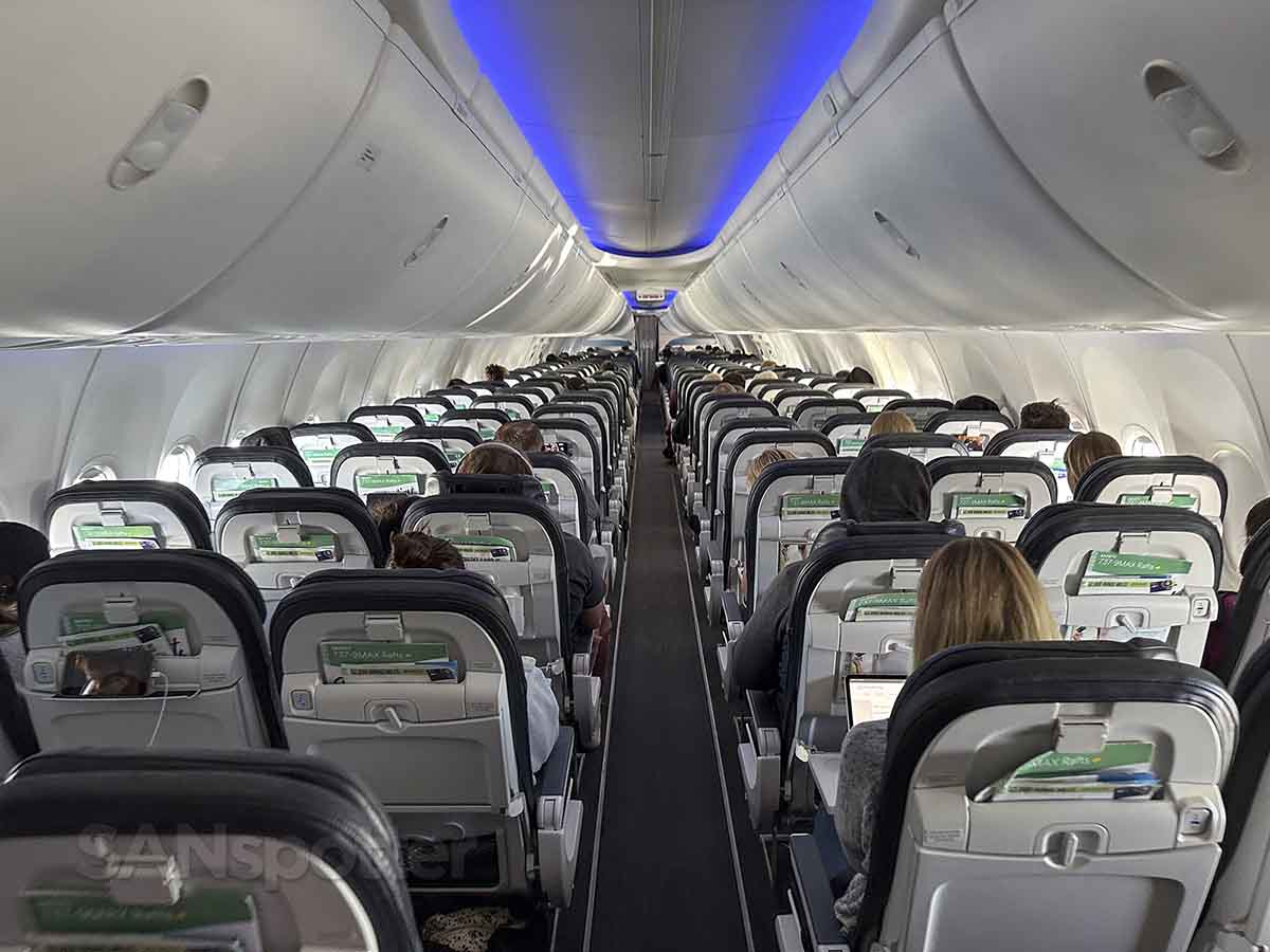 Alaska Airlines 737 MAX 9 economy class cabin