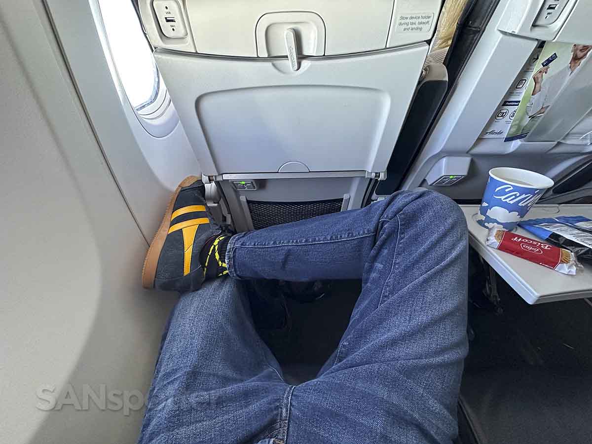 Crossed legs in Alaska Airlines 737 MAX 9 Premium Class