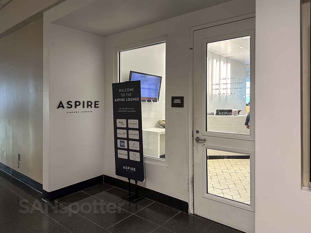 Main entrance to aspire lounge san diego airport