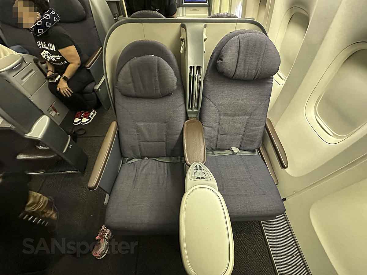 United 777–200 Domestic First Class row 3 window seats