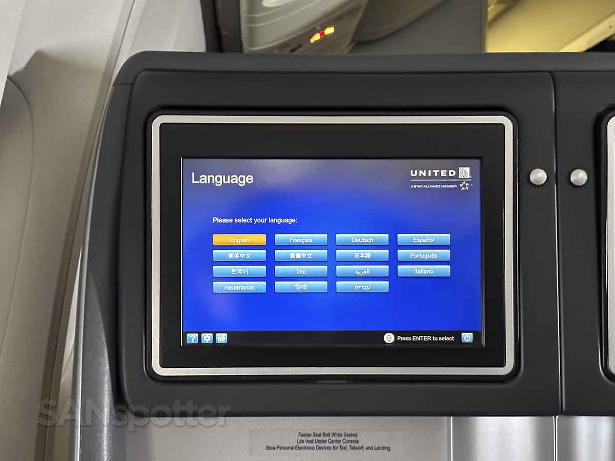 United 777–200 Domestic First Class entertainment system language selection screen