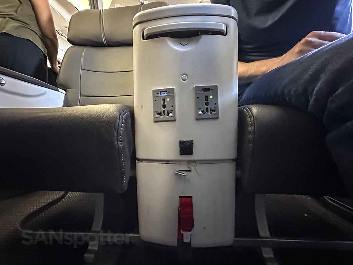 American Airlines A320 first class in seat USB and electrical outlets