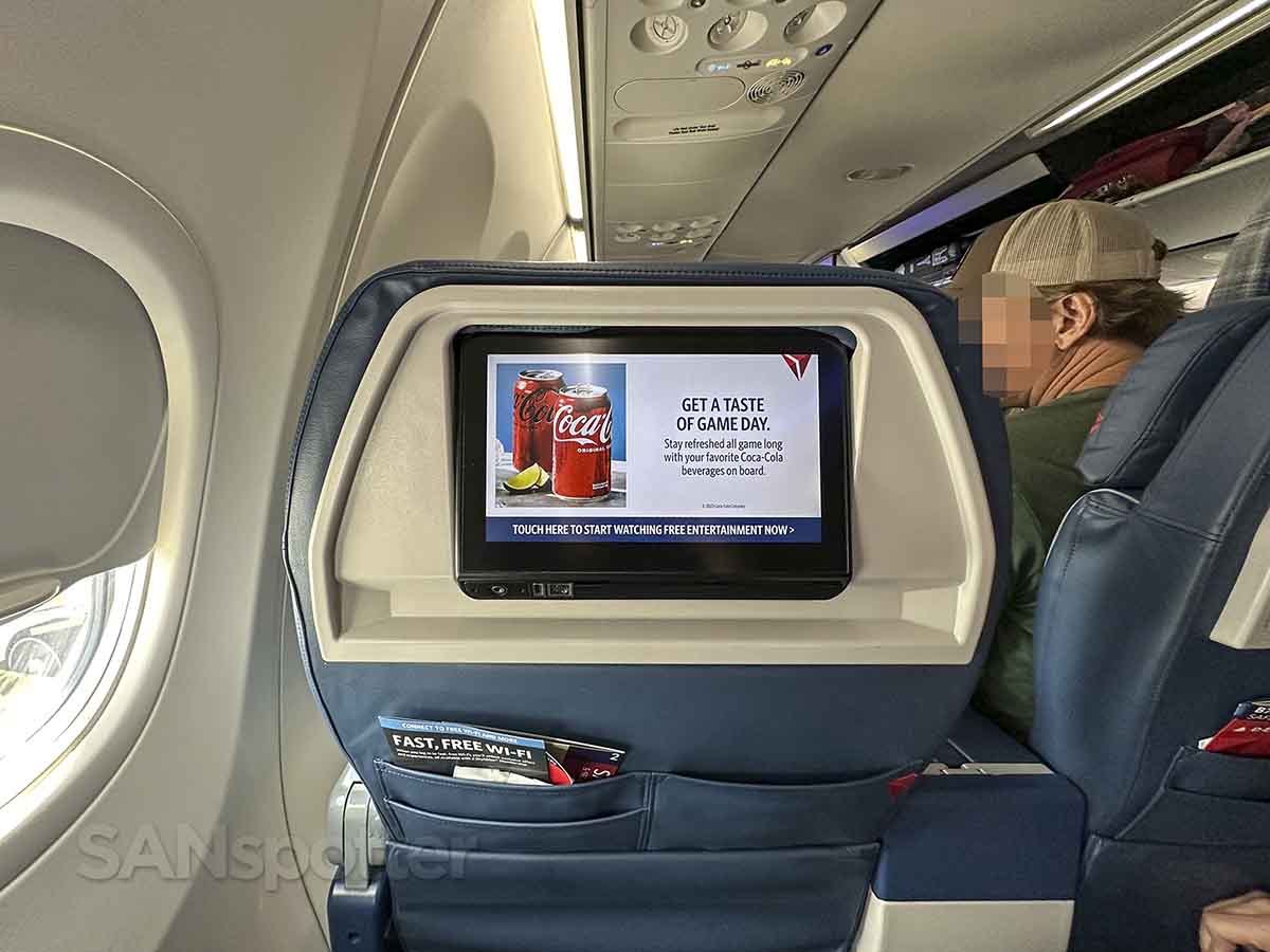 Delta 737-900 first class video screens