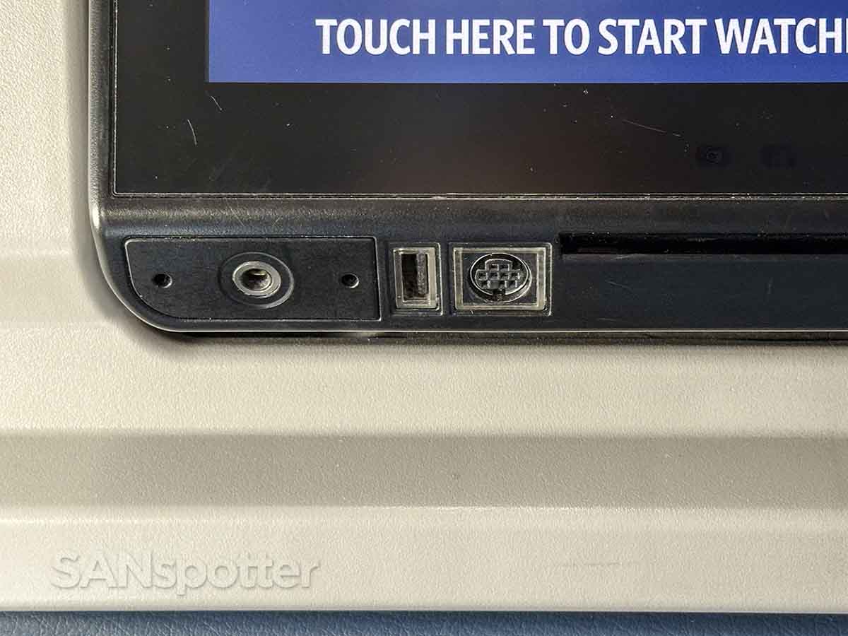 Delta 737-900 first class audio and USB ports