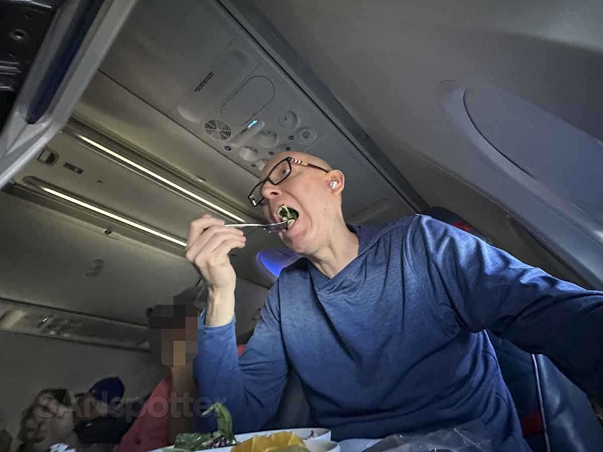 SANspotter eating lunch in Delta 737-900 first class