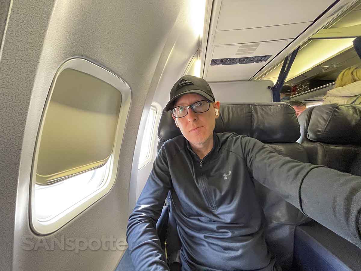SANspotter in United 737-800 first class
