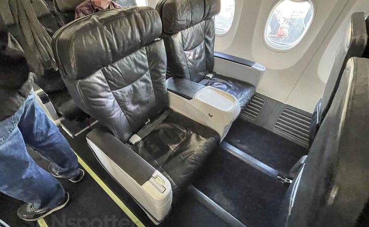 Alaska Airlines 737-900ER first class: a retro experience on the brink of being cutting edge