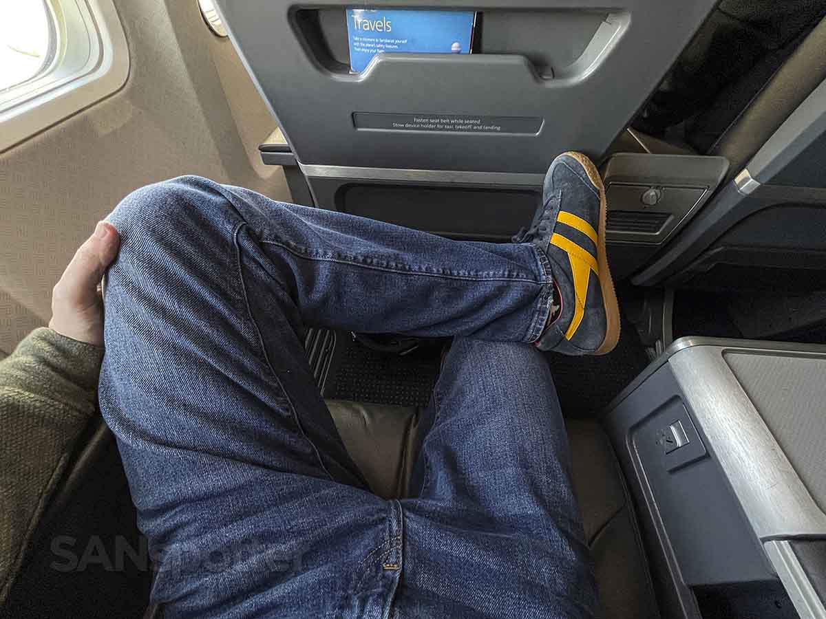 Crossed legs in American Airlines 737-800 first class 