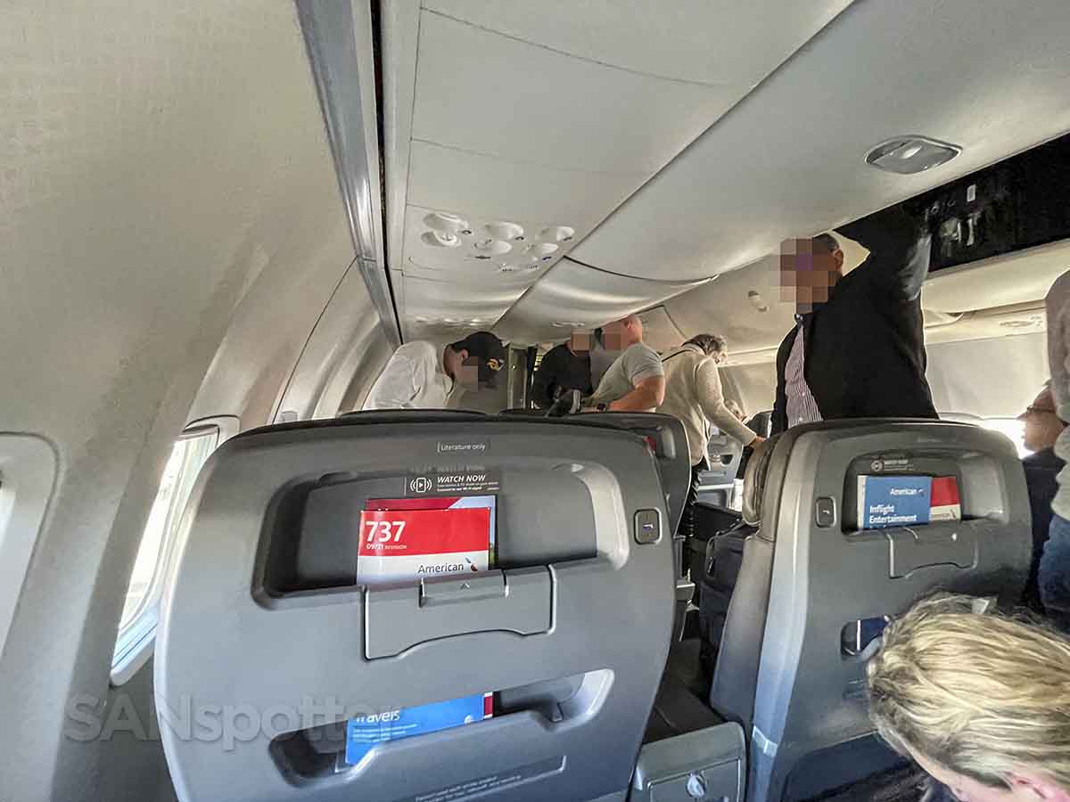 American Airlines 737-800 first class passengers end of flight