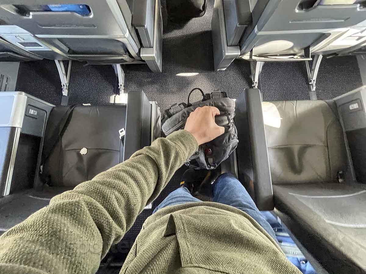 American Airlines 737-800 first class aisle