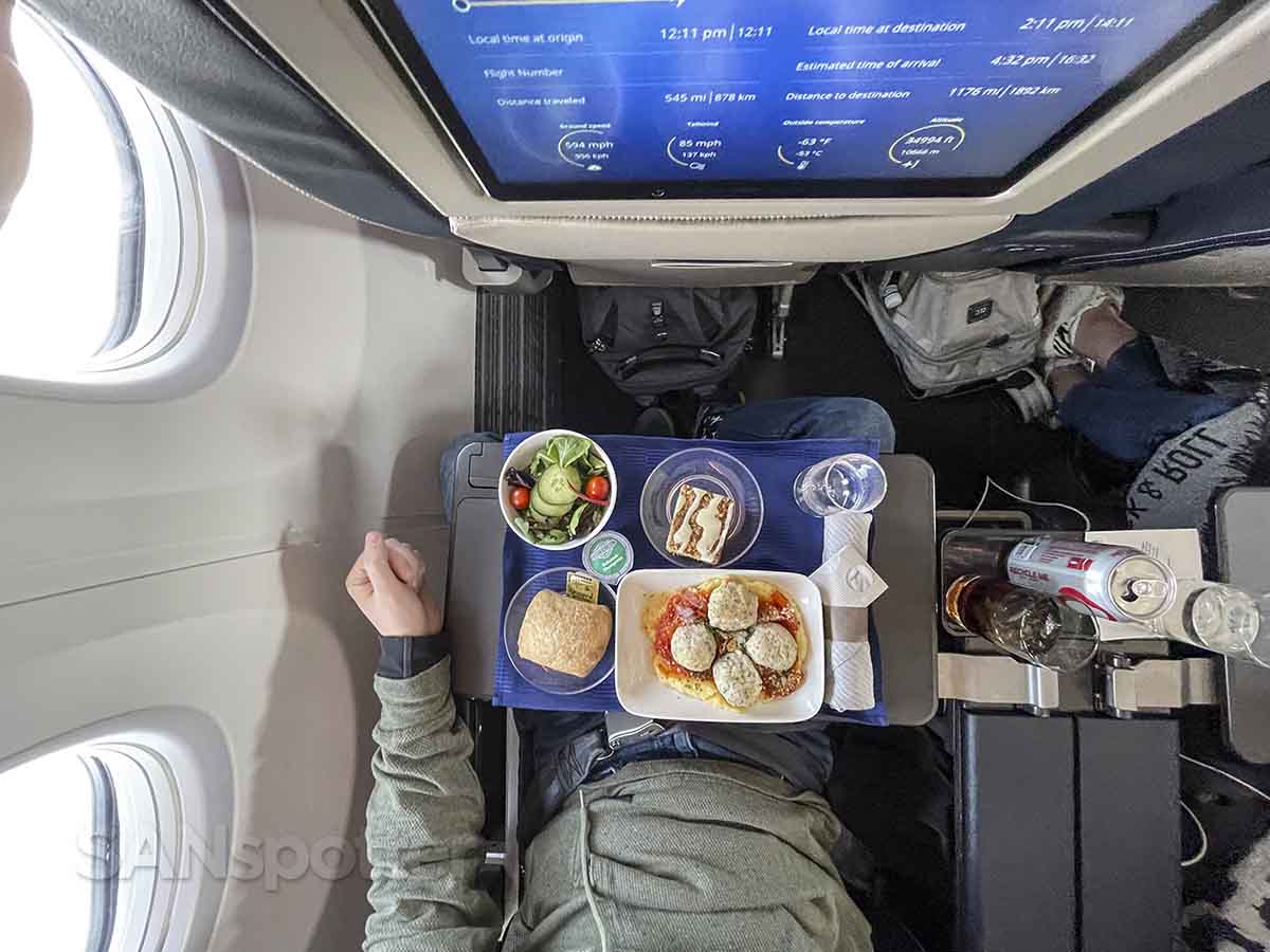 United 737 MAX 9 first class chicken meatballs lunch