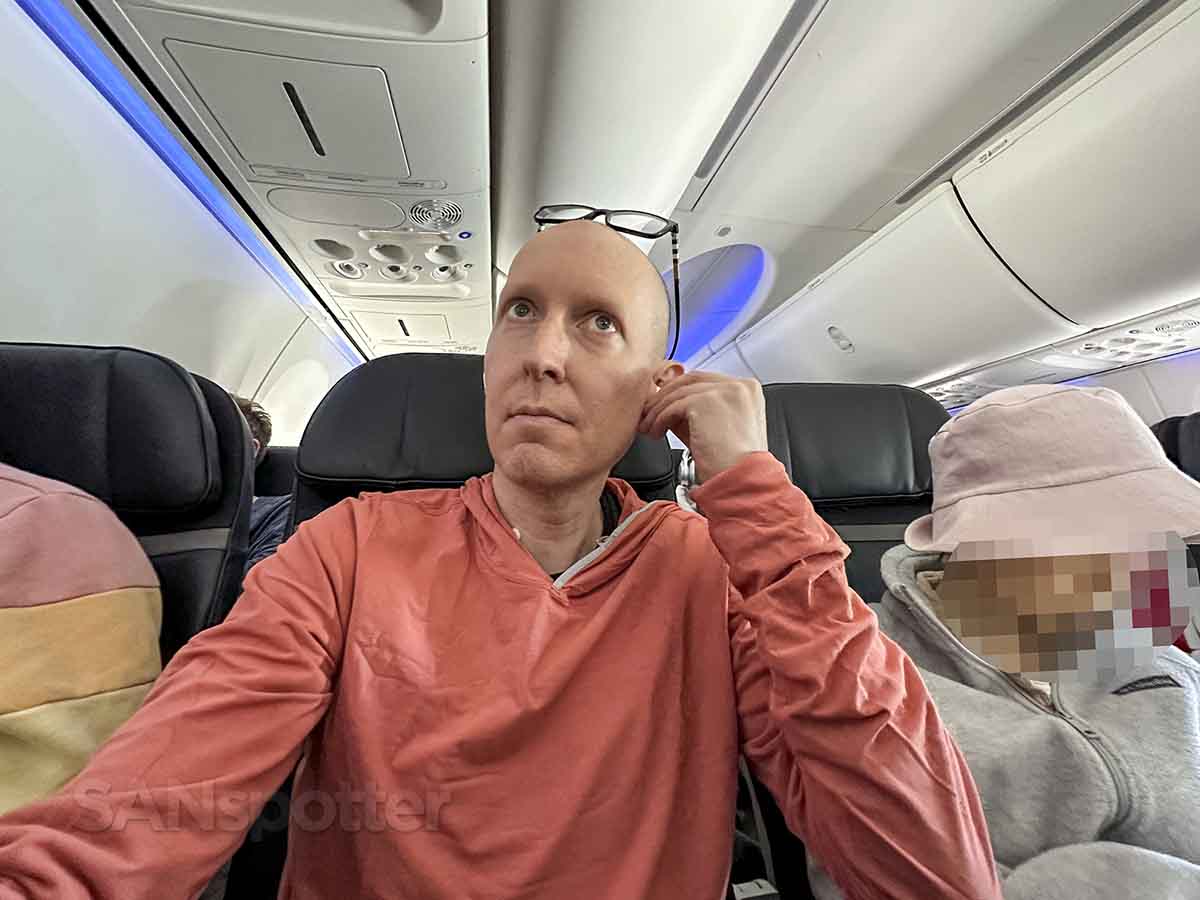 SANspotter using AirPods Pro in Alaska Airlines 737 MAX 9 economy class
