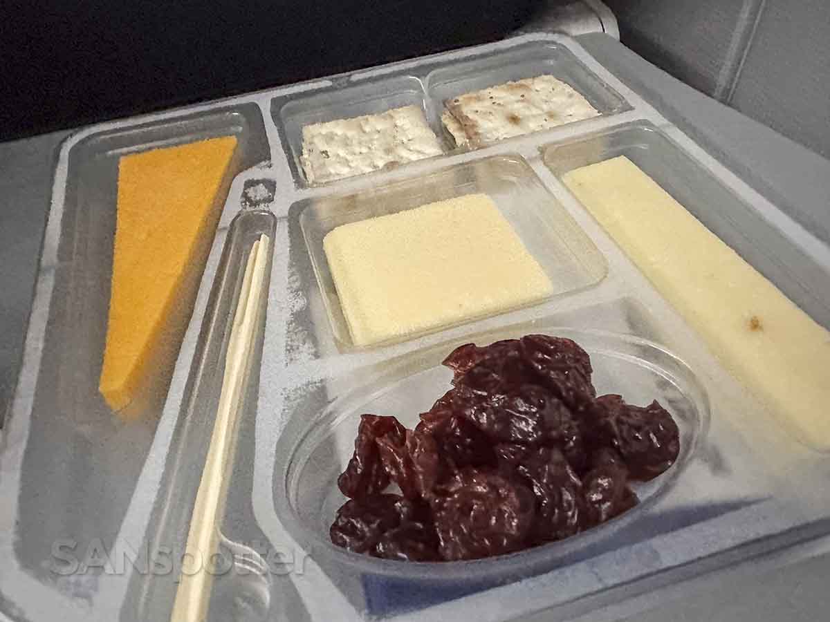 Jetblue cheese and crackers contents
