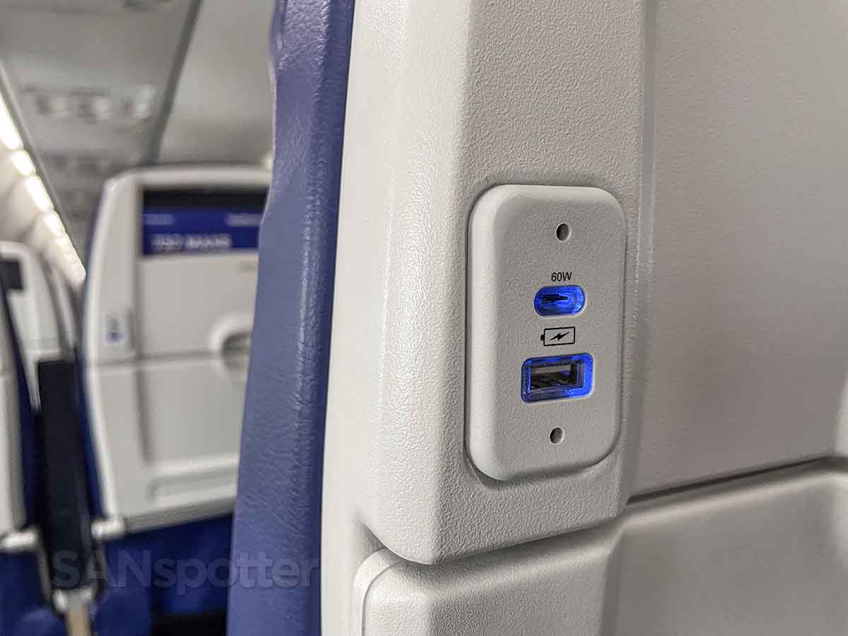 Southwest 737 MAX 8 USB-A and USB-C power outlets