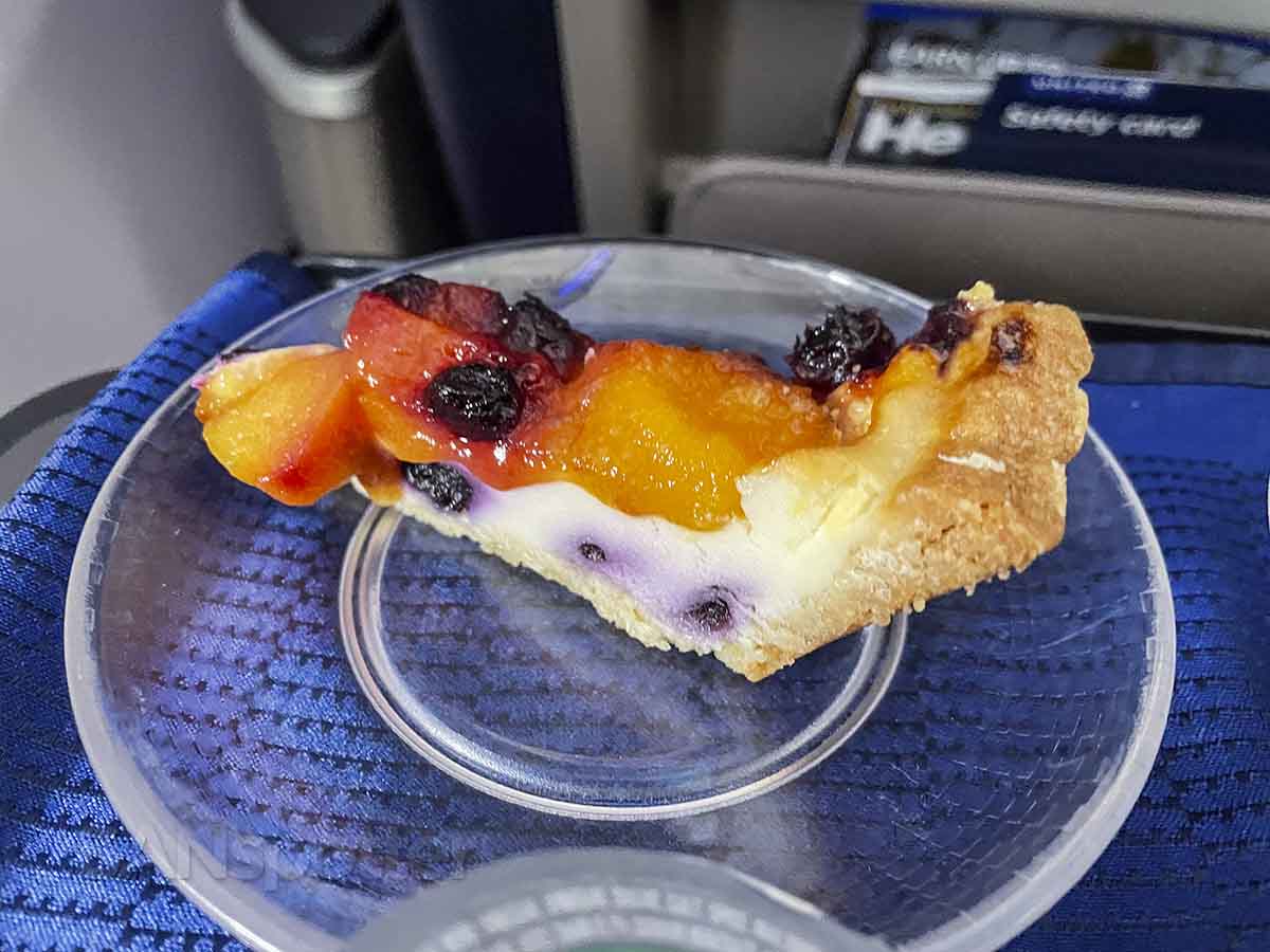 United A321neo first class lunch dessert