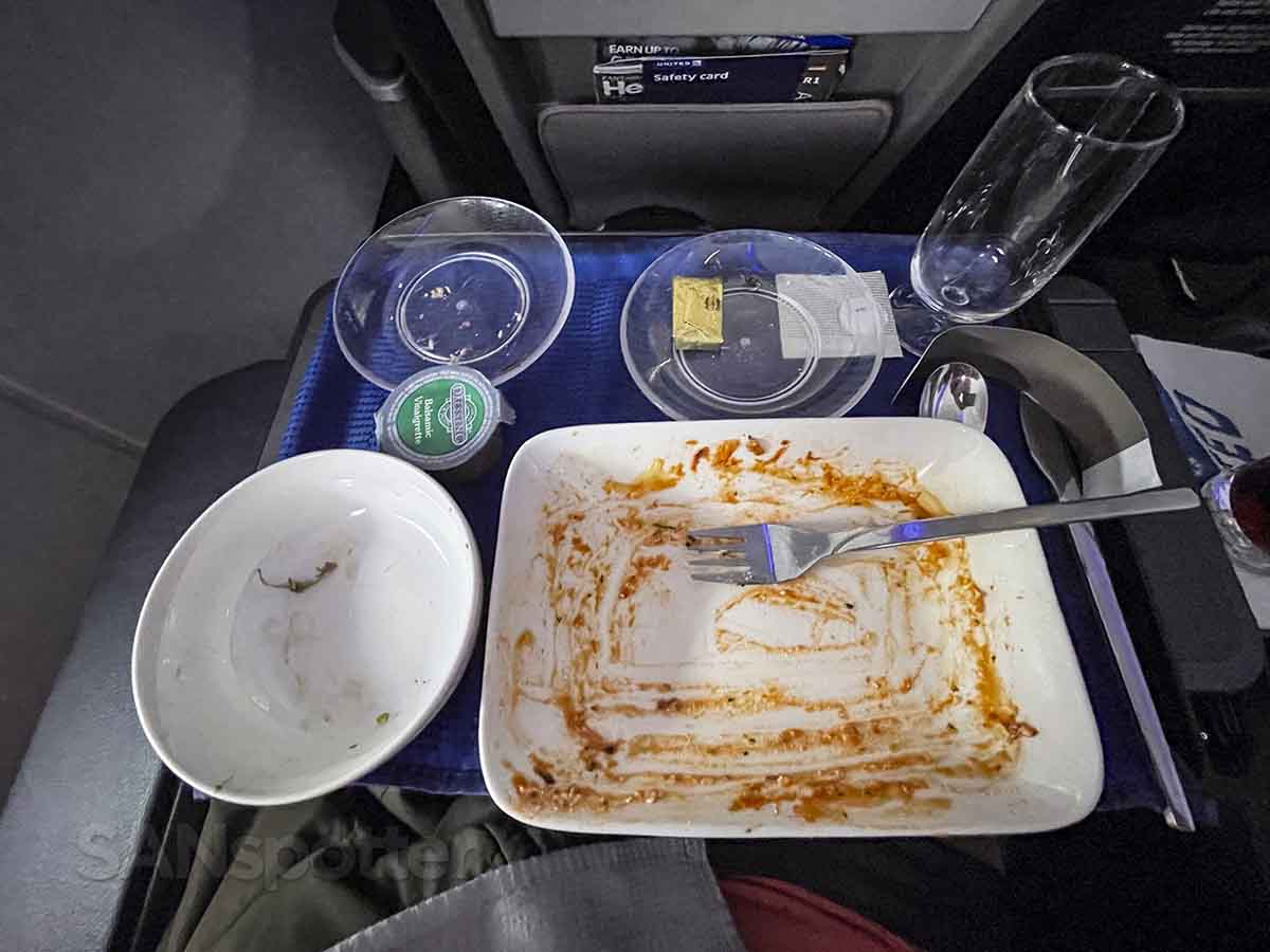 Eating everything in United A321neo first class
