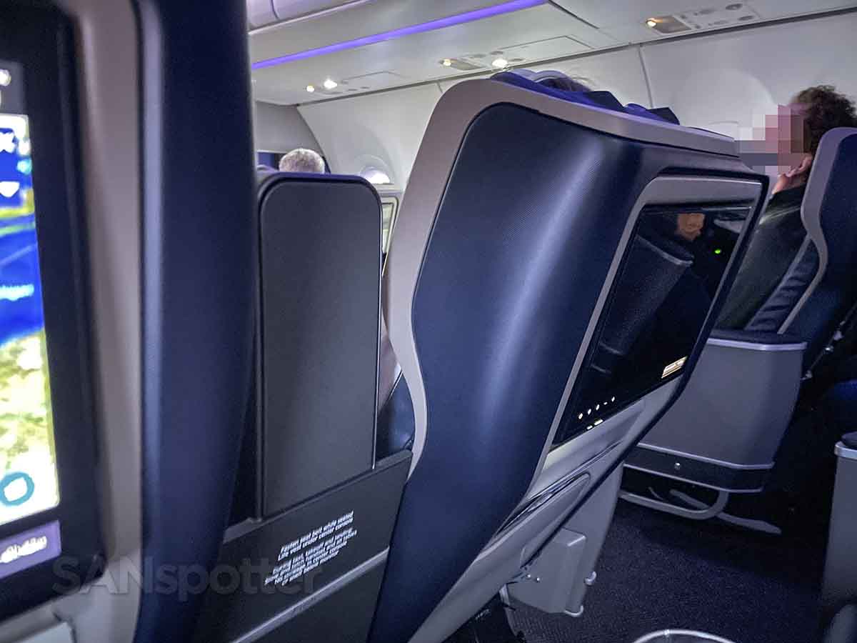 United A321neo first class seat recline
