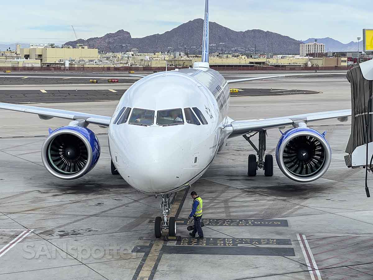 United Airlines A321neo pulling up to gate E9 PHX airport
