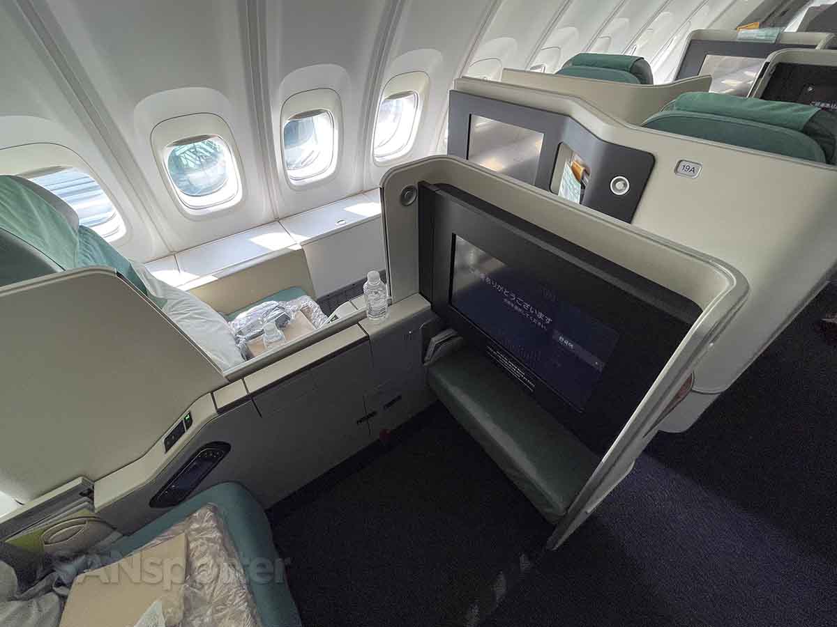 Korean Air 747-8 upper deck business class seats