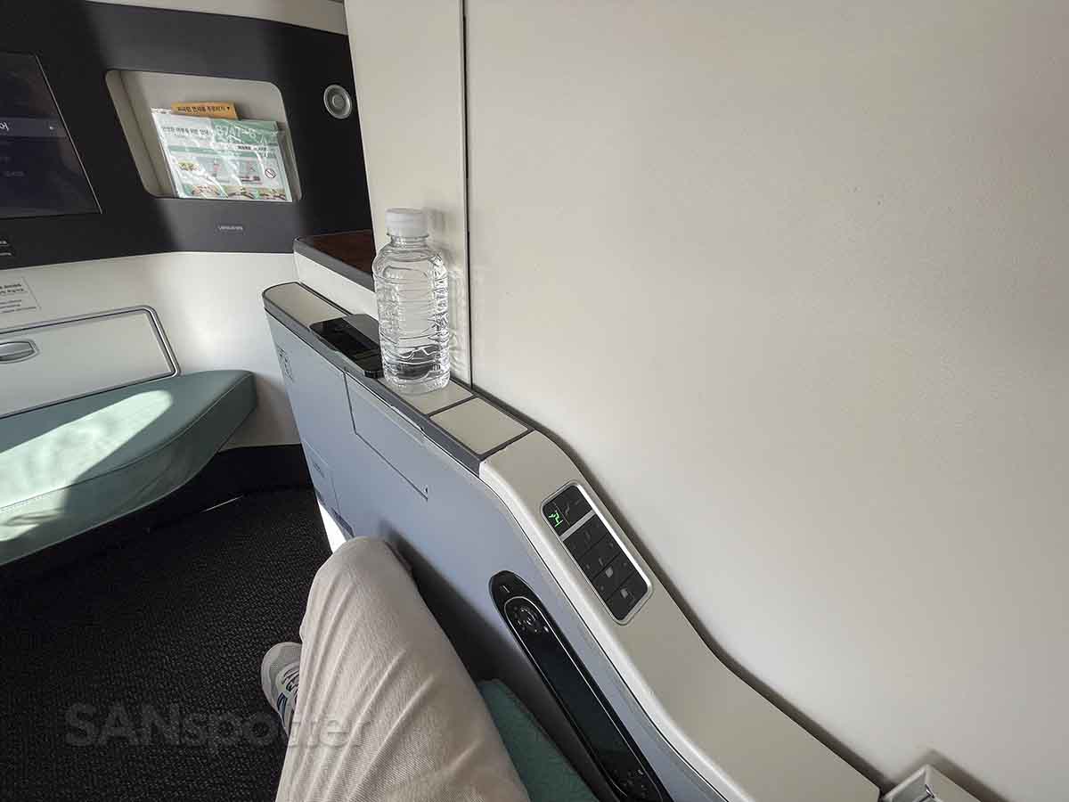 Korean Air 747-8 business class seat privacy panel