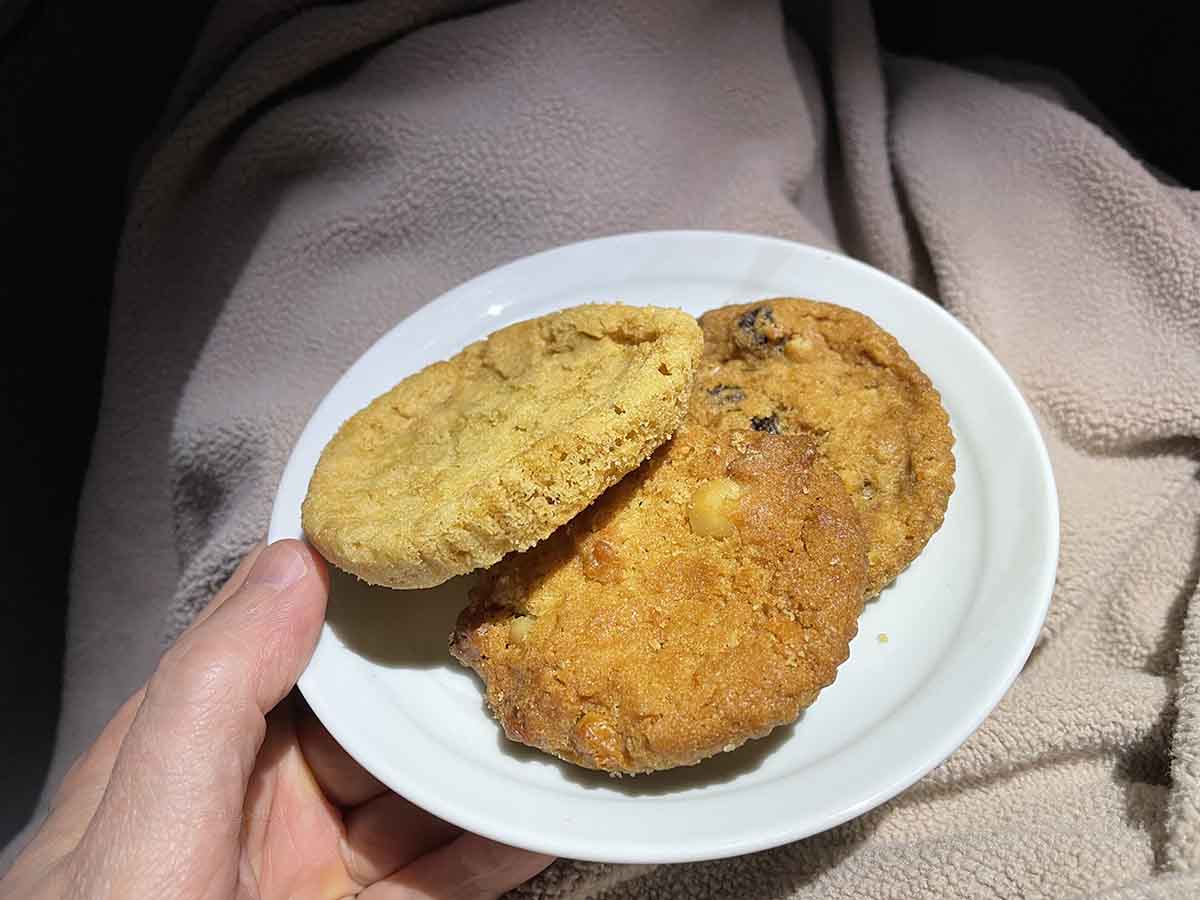 Korean Air 747-8 business class midflight snack