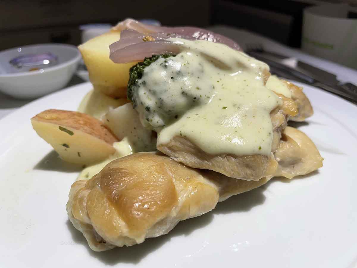 Pre-landing meal main course