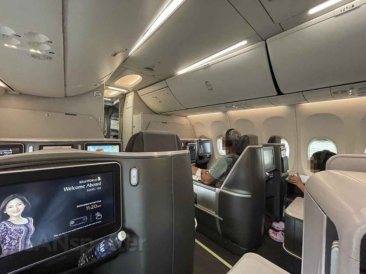 Singapore Airlines 737 MAX 8 business class cabin
