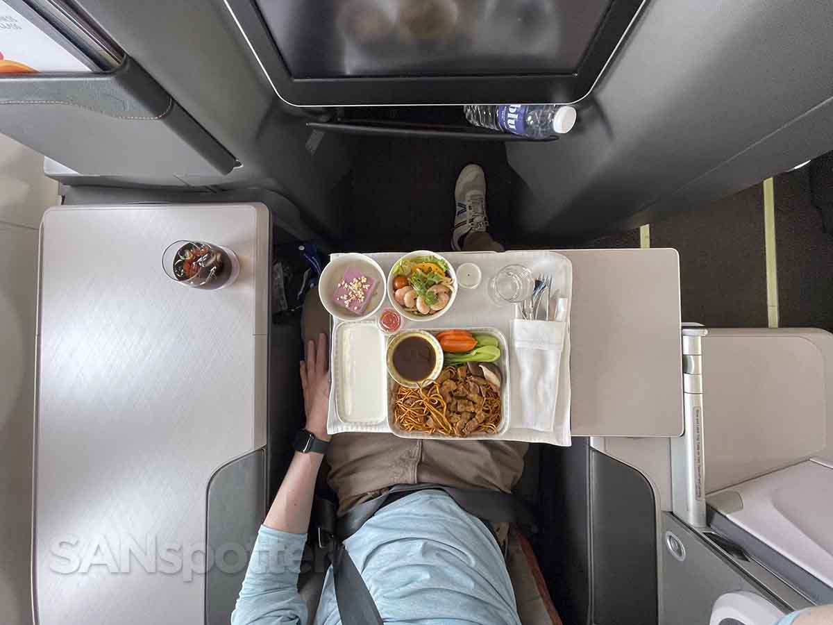 Singapore Airlines 737 MAX 8 business class meal tray
