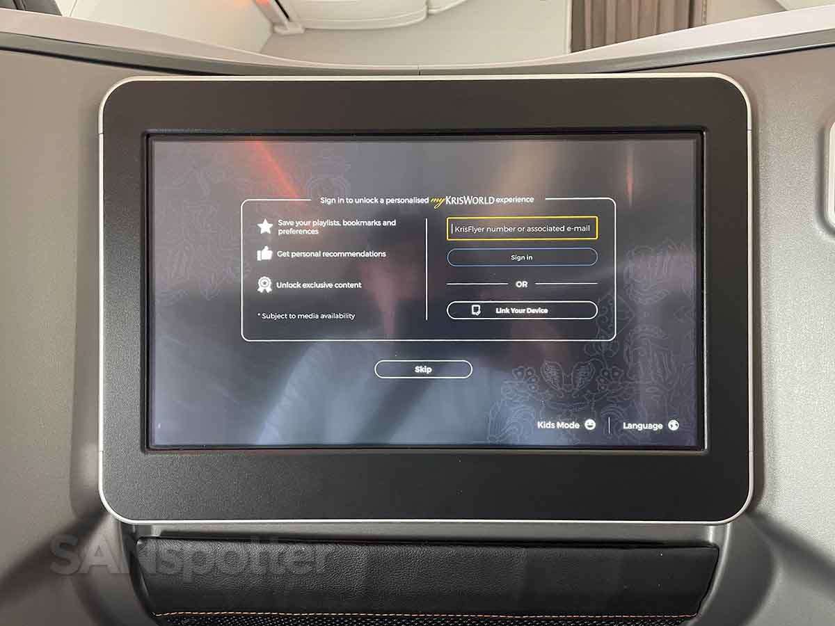 Singapore Airlines 737 MAX 8 business class personalized in-flight entertainment