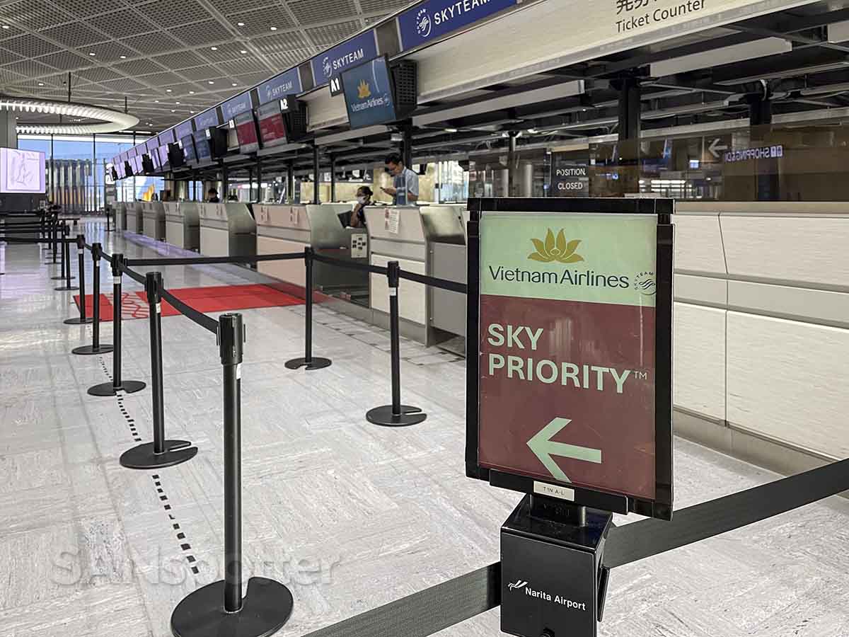 Vietnam airlines sky priority business class check in terminal 1 NRT