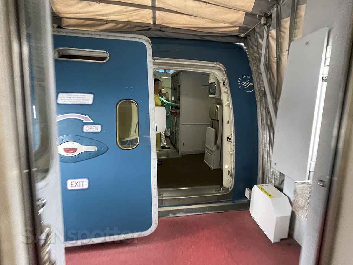 Vietnam Airlines 787-9 forward boarding door