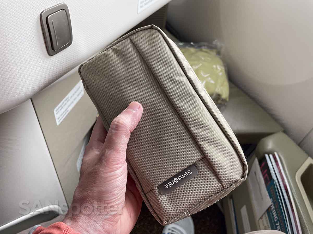 Vietnam Airlines 787-9 business class amenity kit