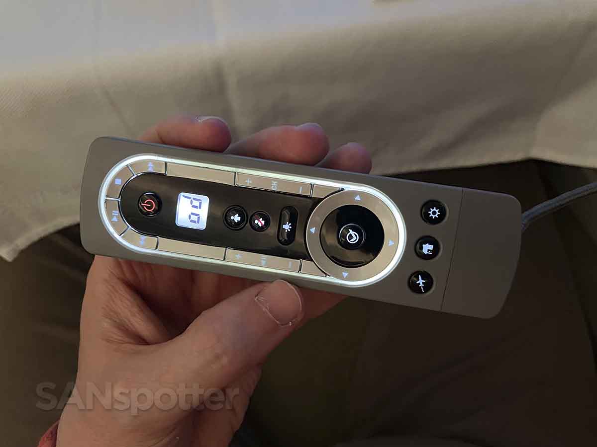 Vietnam Airlines 787-9 business class remote control for entertainment system