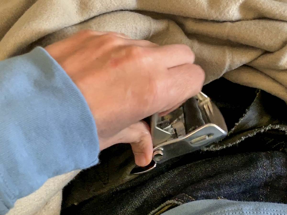 British Airways 777-300ER economy seatbelt