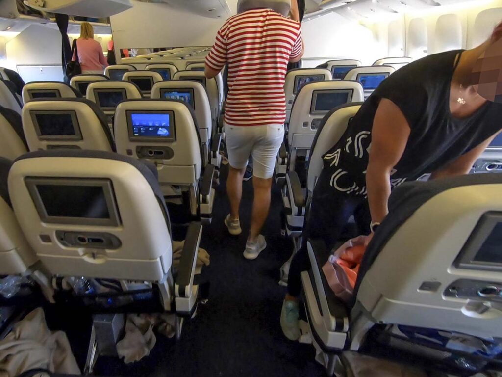 British Airways 777-300ER economy aisle