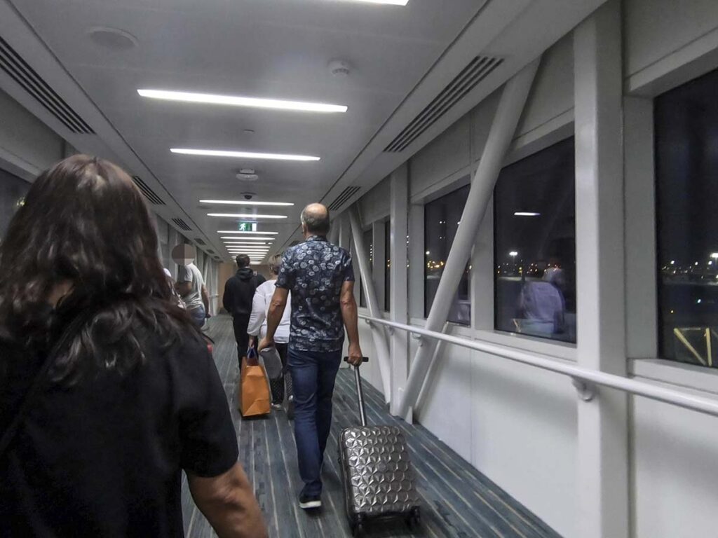Gate D6 jetway Dubai international airport