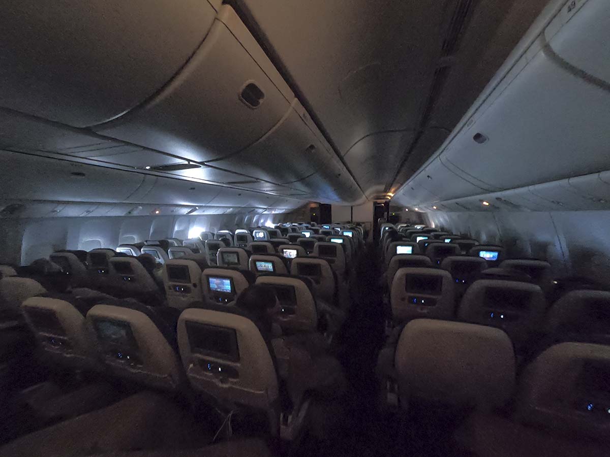 British Airways 777-300ER 3-3-3 economy cabin layout