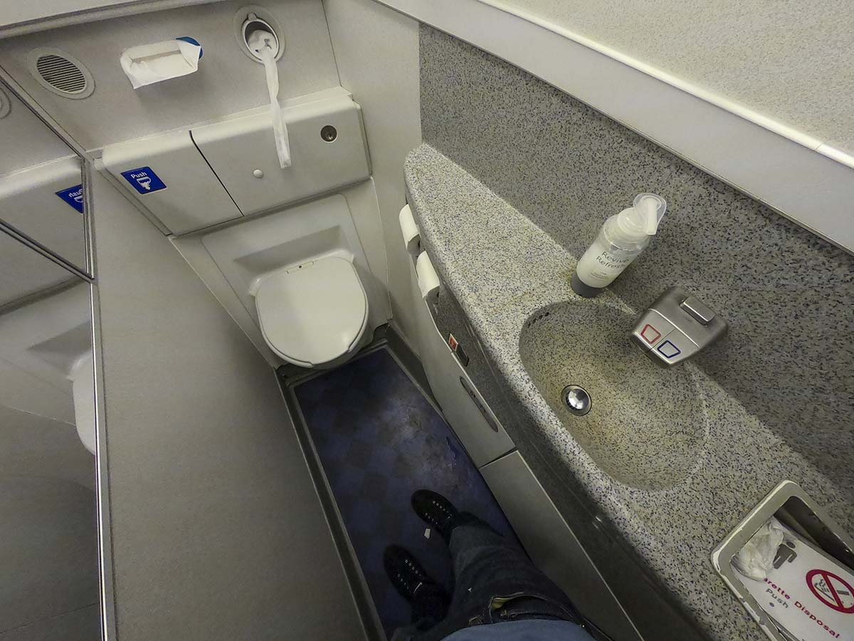 British Airways 777-300ER economy lavatory