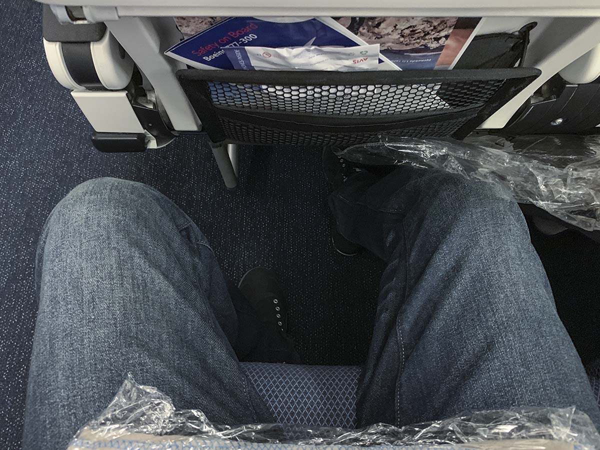 British Airways 777-300ER economy legroom