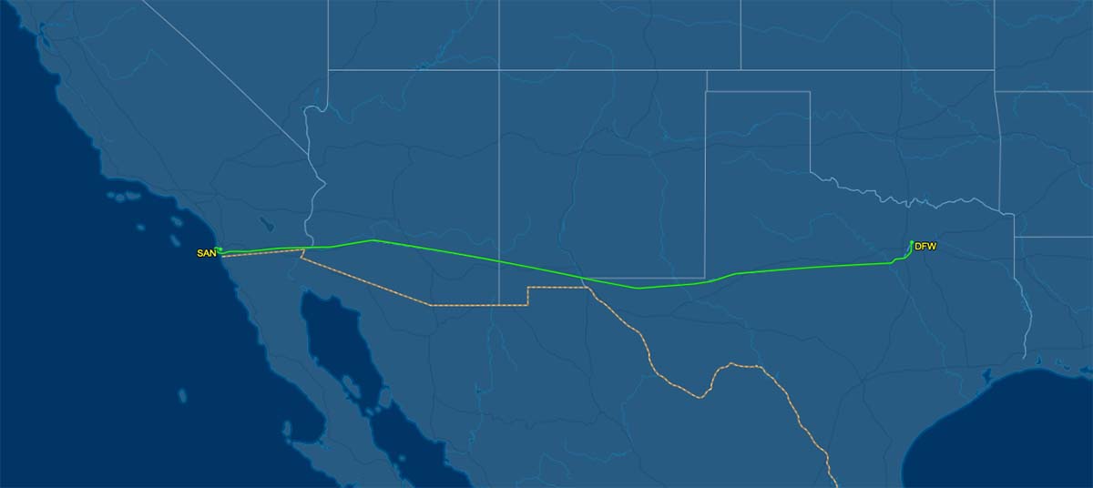 AA1055 flight track