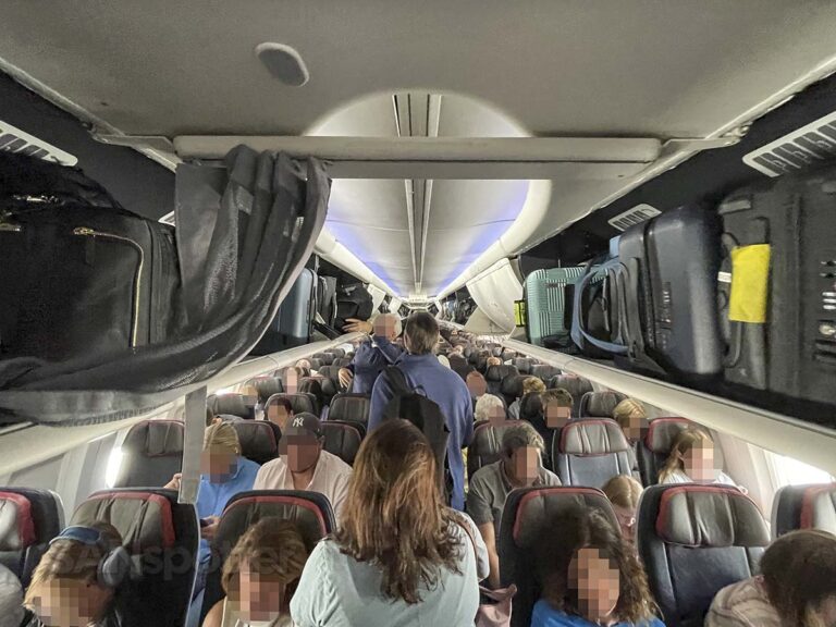 American Airlines 737-800 Main Cabin Extra review: first class legroom, economy class shame
