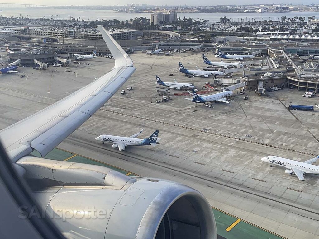 American Airlines A321 departing over top of Terminal 2 East SAN