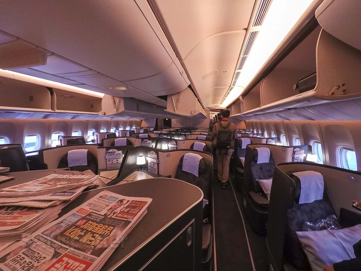 China Airlines 777-300ER business class cabin