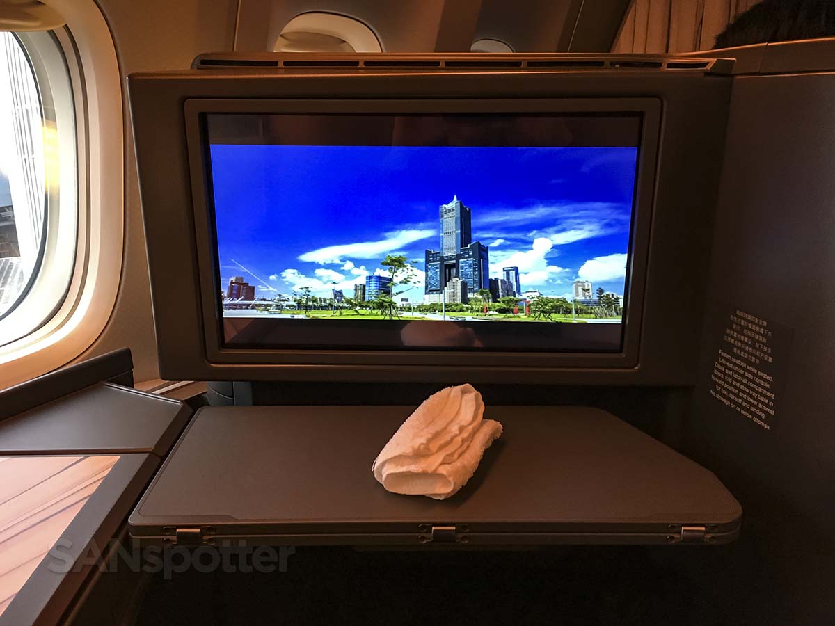 China Airlines 777-300ER business class hot towel